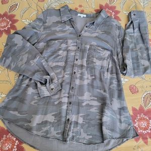 Maurices Long Sleeve Button Camo Size 2X